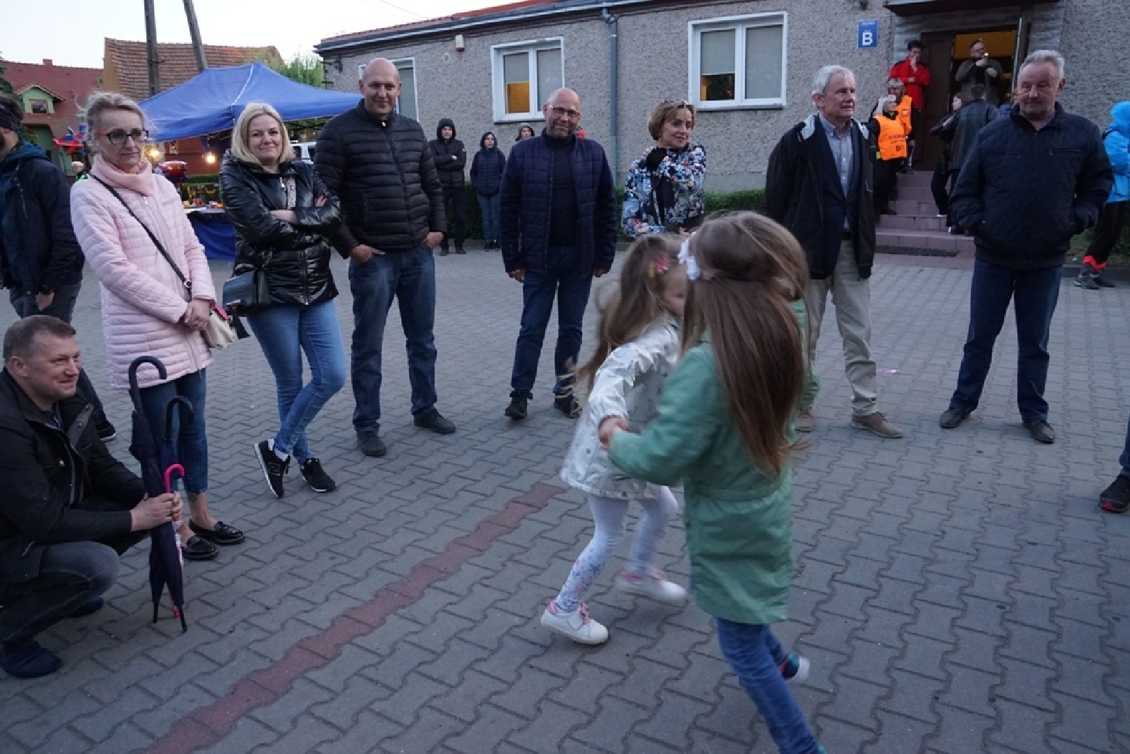 Kunice bawiły się z Kobranocką, Różami Europy i Kuśką Brothers