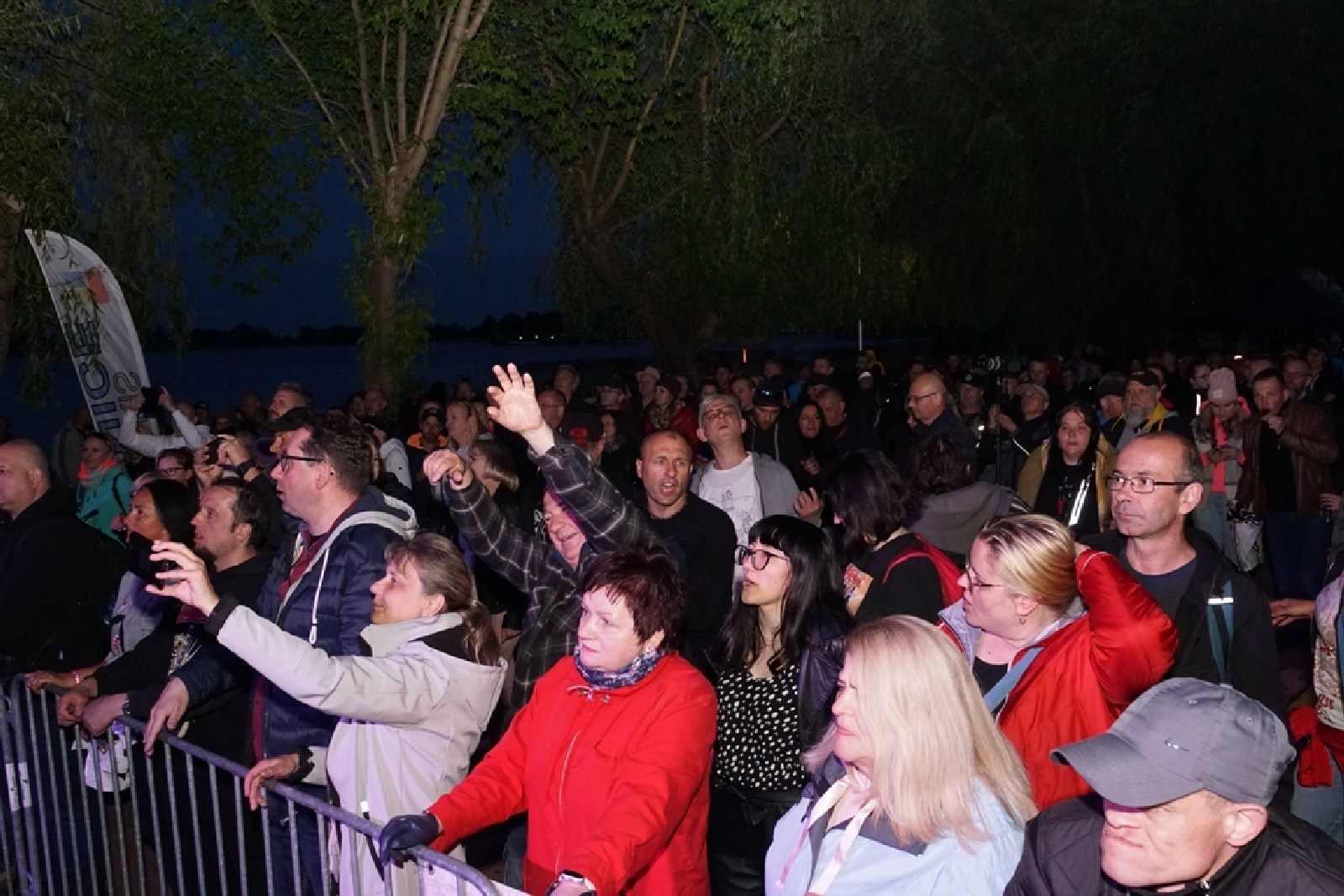 Kunice bawiły się z Kobranocką, Różami Europy i Kuśką Brothers