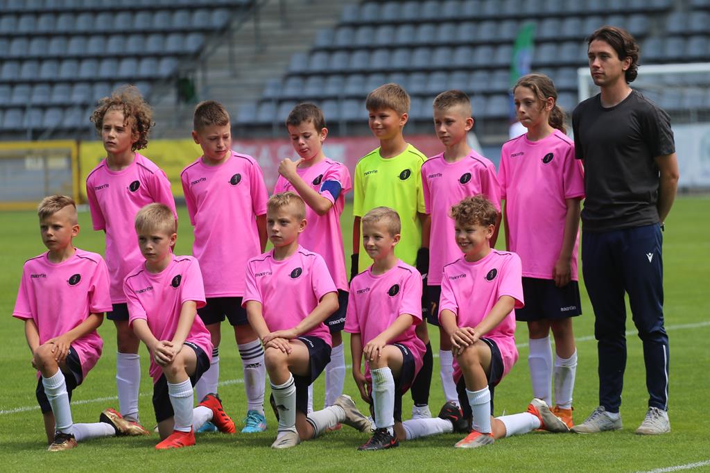Na czterech boiskach trwała rywalizacja na Miedź Legnica Cup