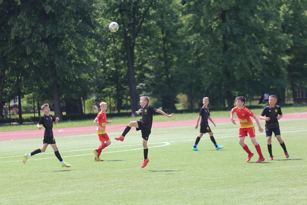 Na czterech boiskach trwała rywalizacja na Miedź Legnica Cup