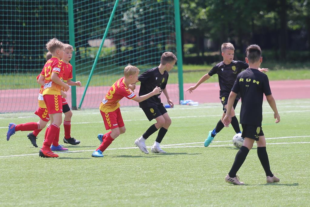 Na czterech boiskach trwała rywalizacja na Miedź Legnica Cup