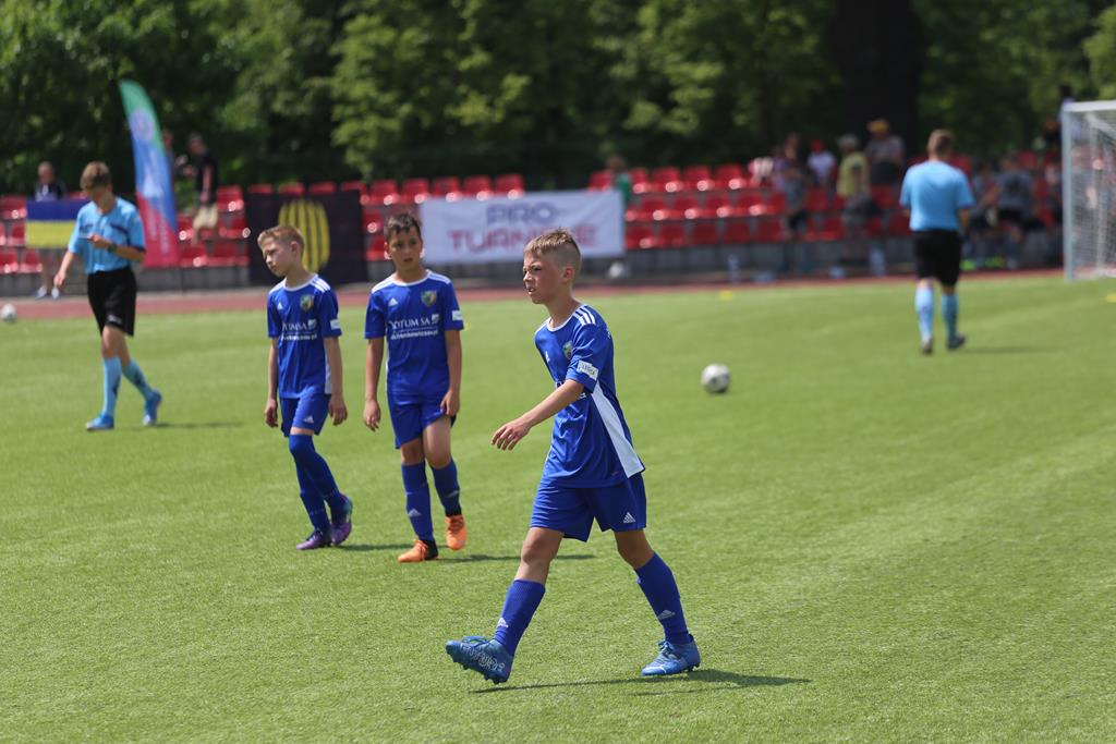 Na czterech boiskach trwała rywalizacja na Miedź Legnica Cup
