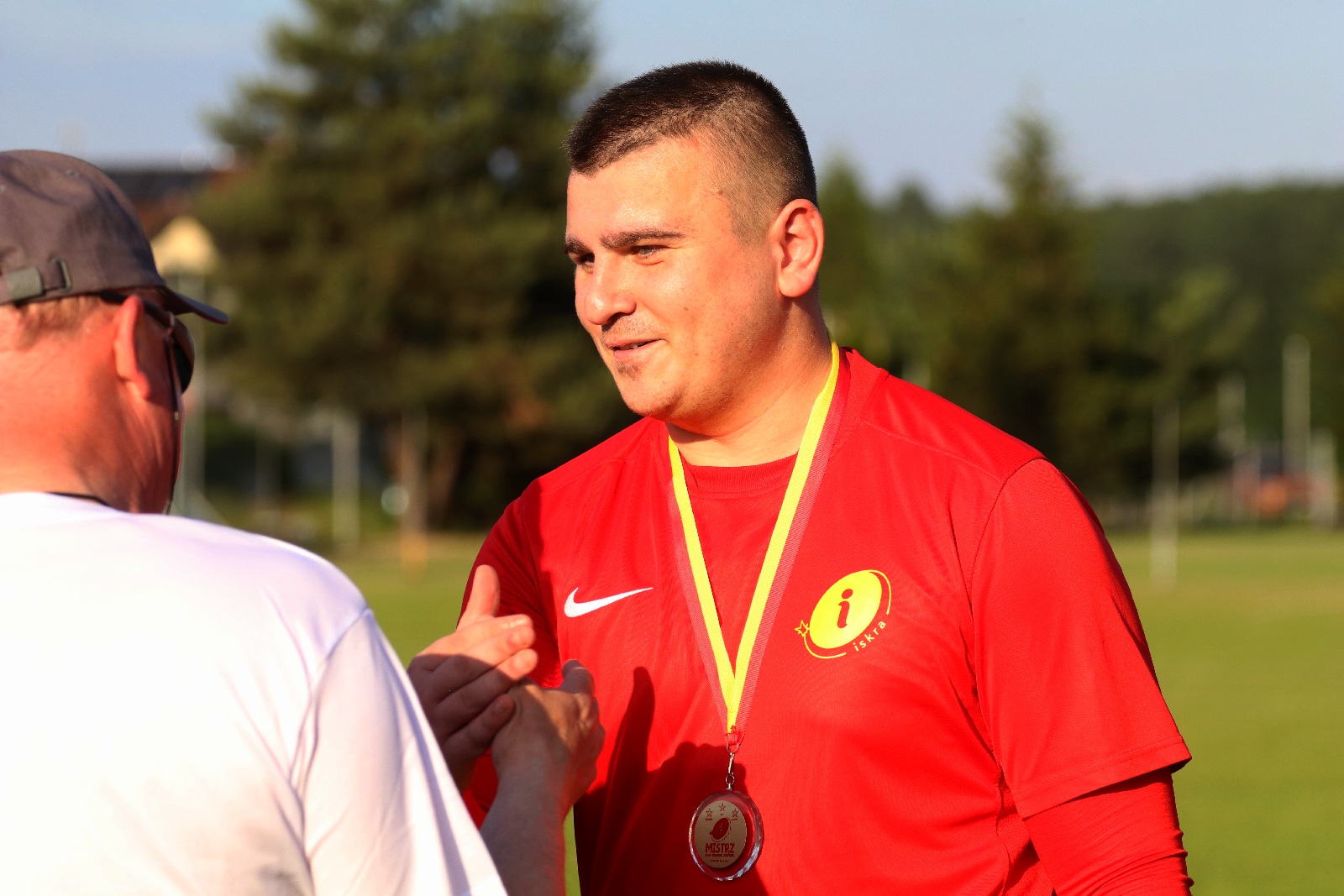 Radość Iskry Kochlice po ostatnim meczu w okręgówce
