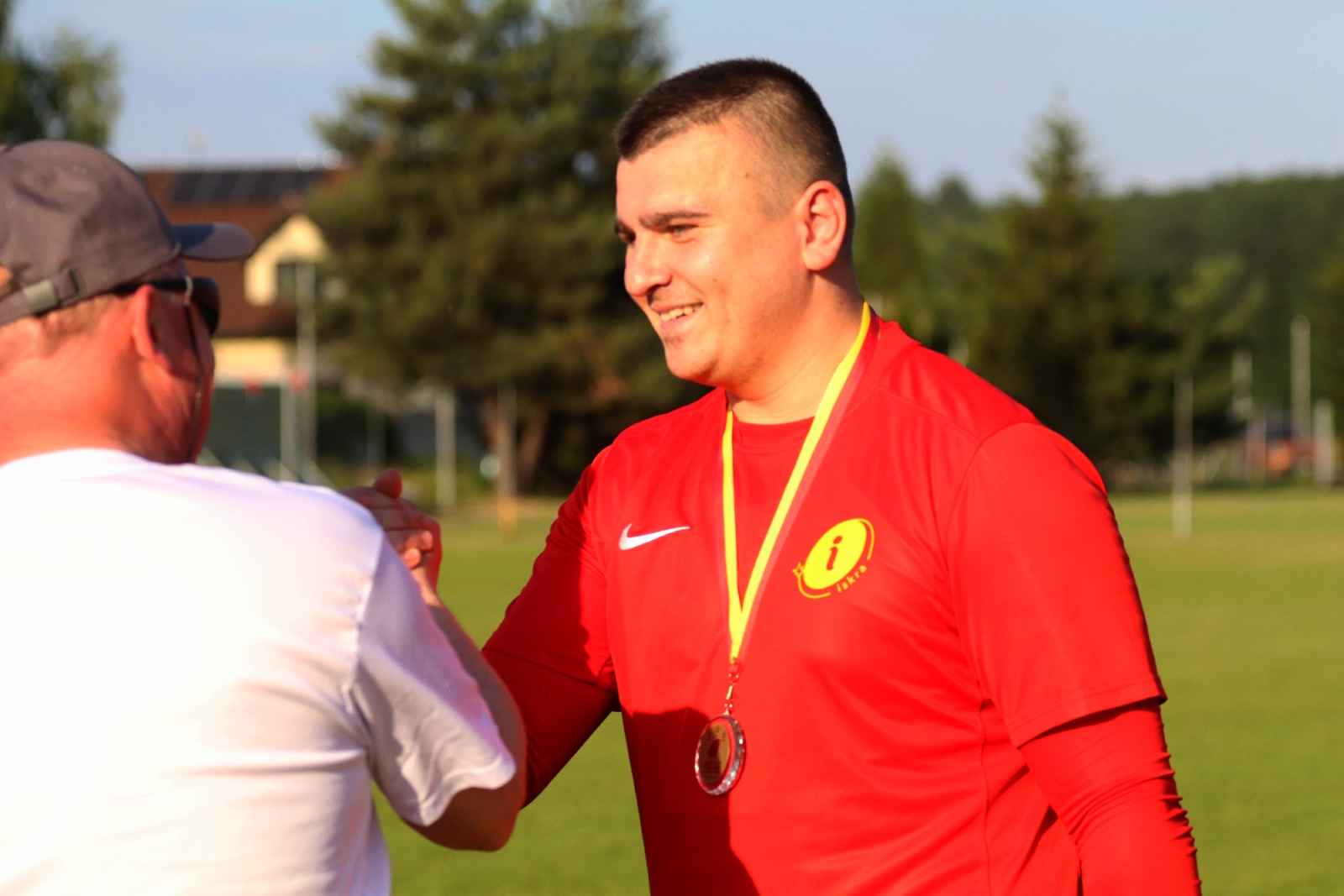 Radość Iskry Kochlice po ostatnim meczu w okręgówce