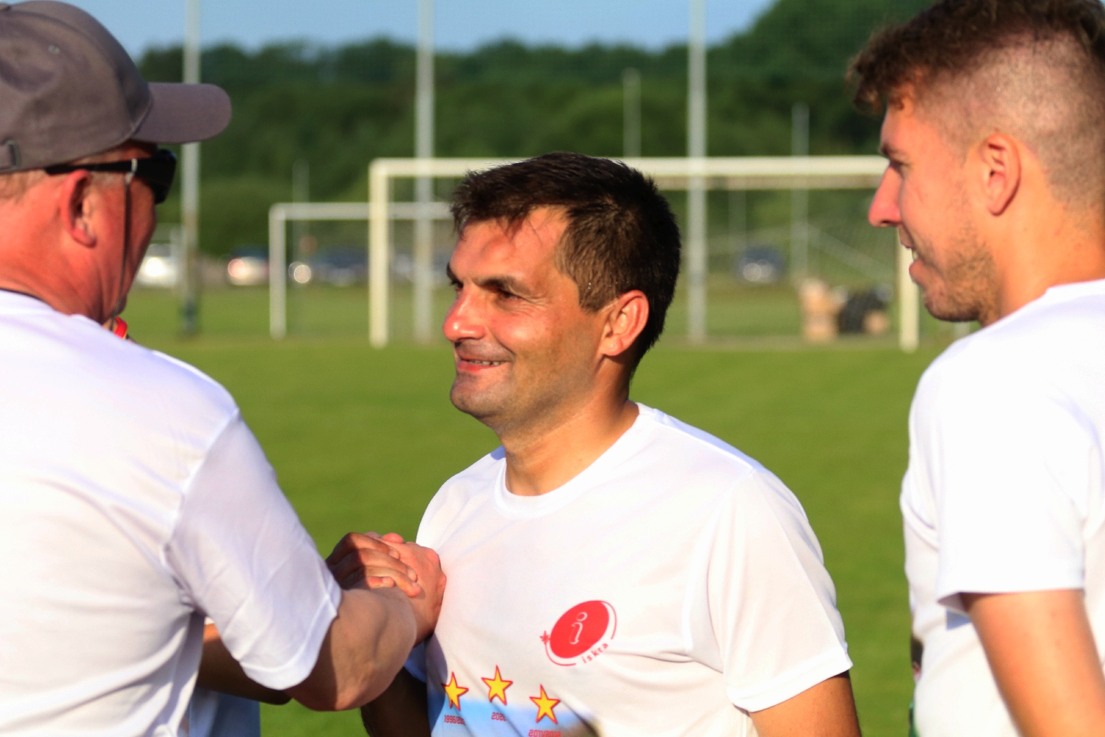 Radość Iskry Kochlice po ostatnim meczu w okręgówce