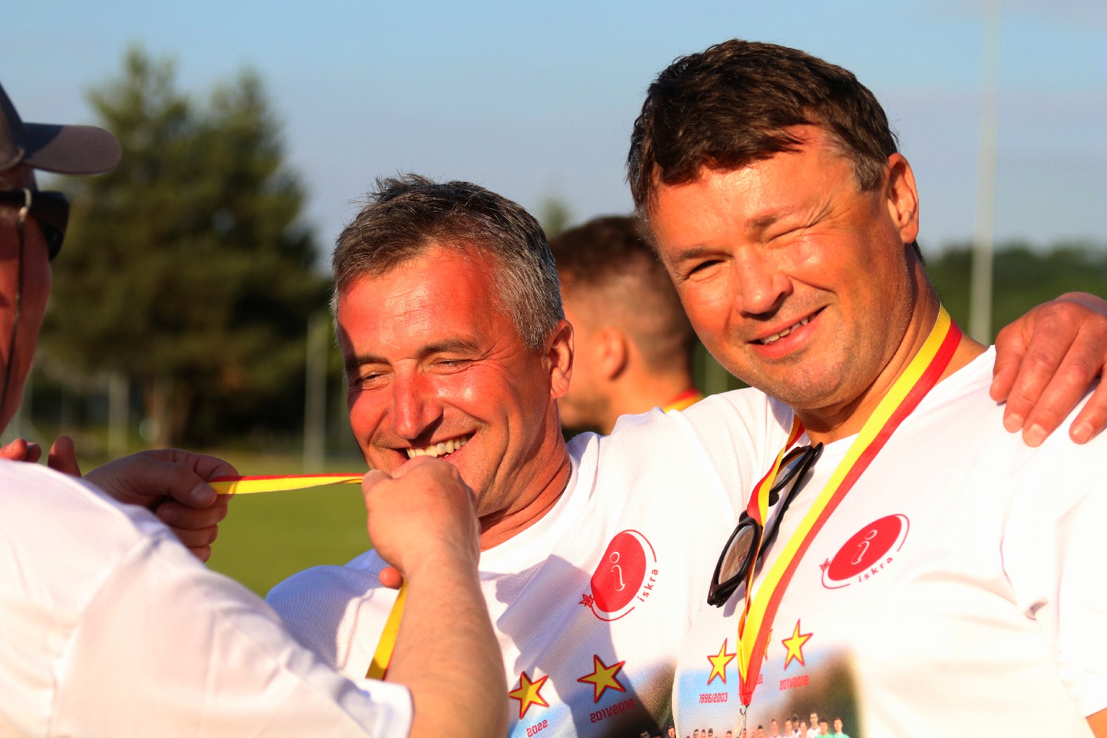 Radość Iskry Kochlice po ostatnim meczu w okręgówce