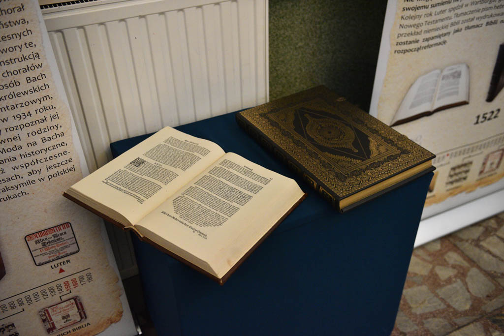 Wystawa „Historia Biblii” w schronisku przy ulicy Jordana