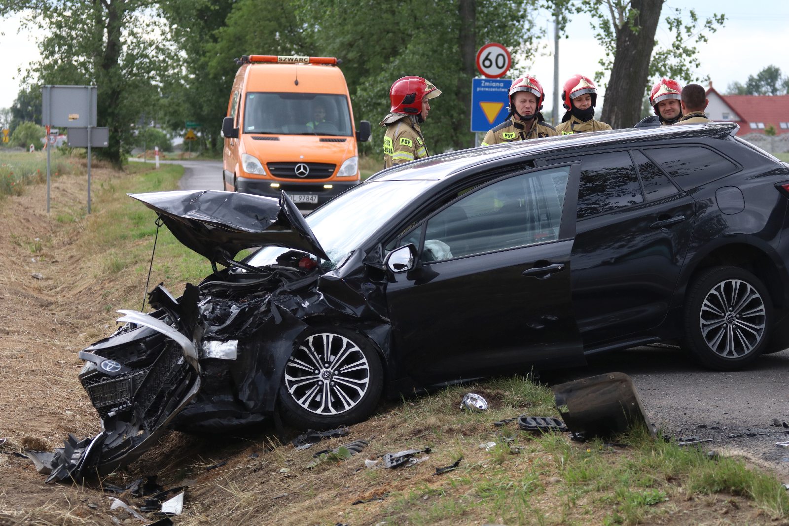 Punto, Audi i Toyota skasowane. Trzy osoby w szpitalu