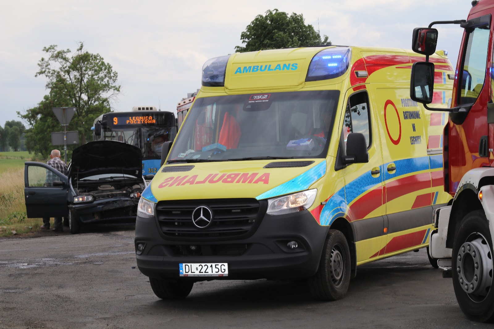 Punto, Audi i Toyota skasowane. Trzy osoby w szpitalu