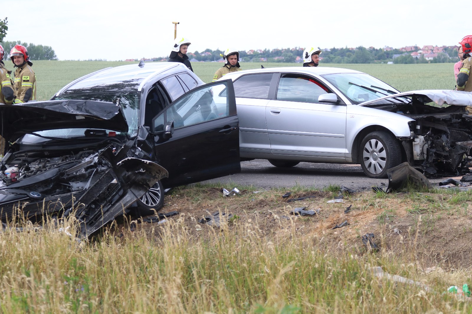 Punto, Audi i Toyota skasowane. Trzy osoby w szpitalu