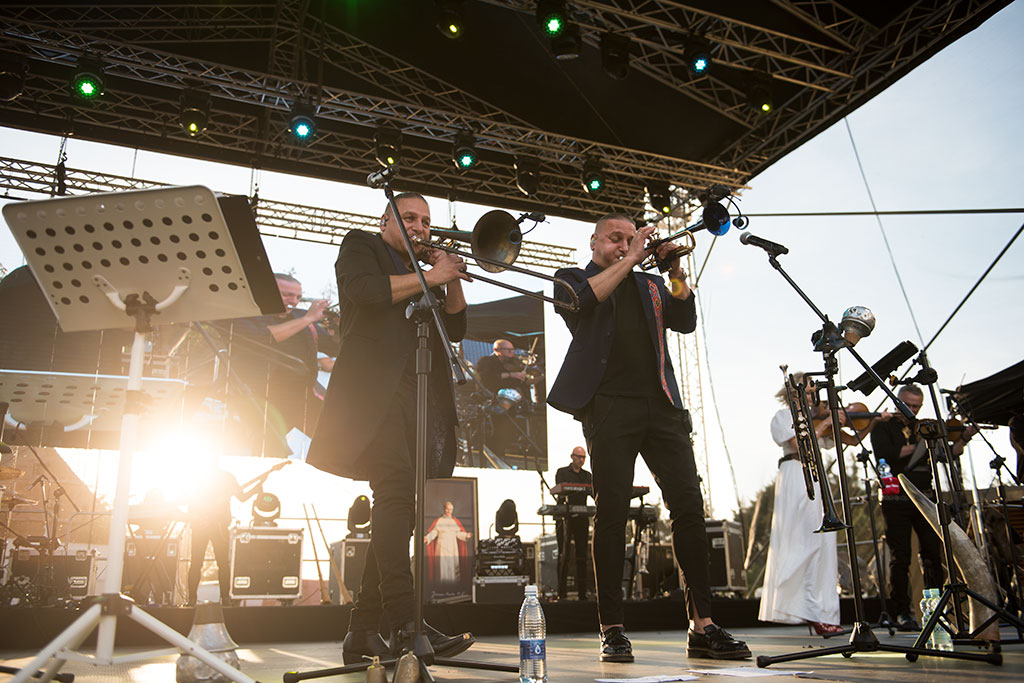 Koncert zespołu braci Golców ku czci Św. Jana Pawła II w Legnicy