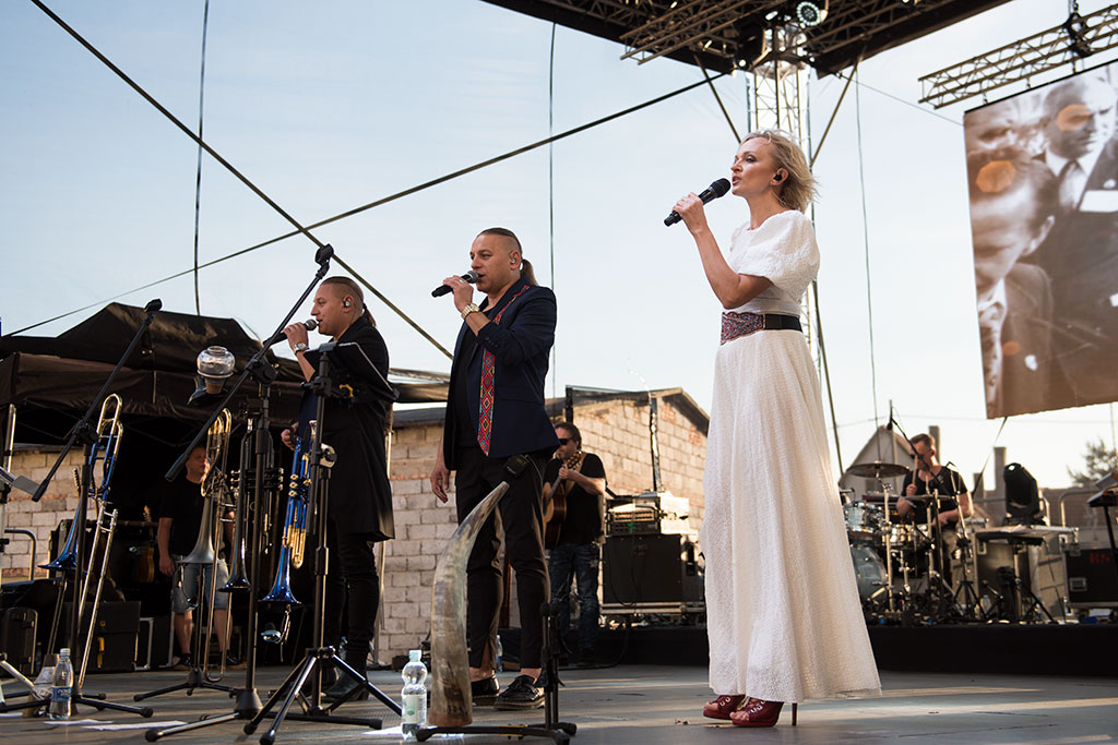 Koncert zespołu braci Golców ku czci Św. Jana Pawła II w Legnicy