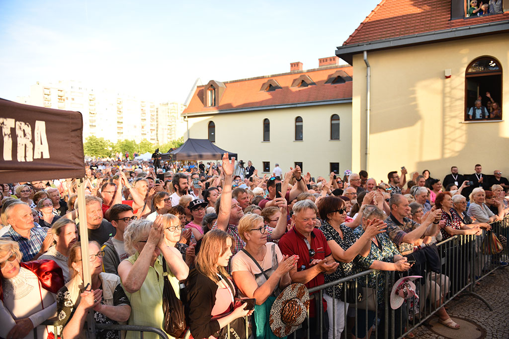 Koncert zespołu braci Golców ku czci Św. Jana Pawła II w Legnicy