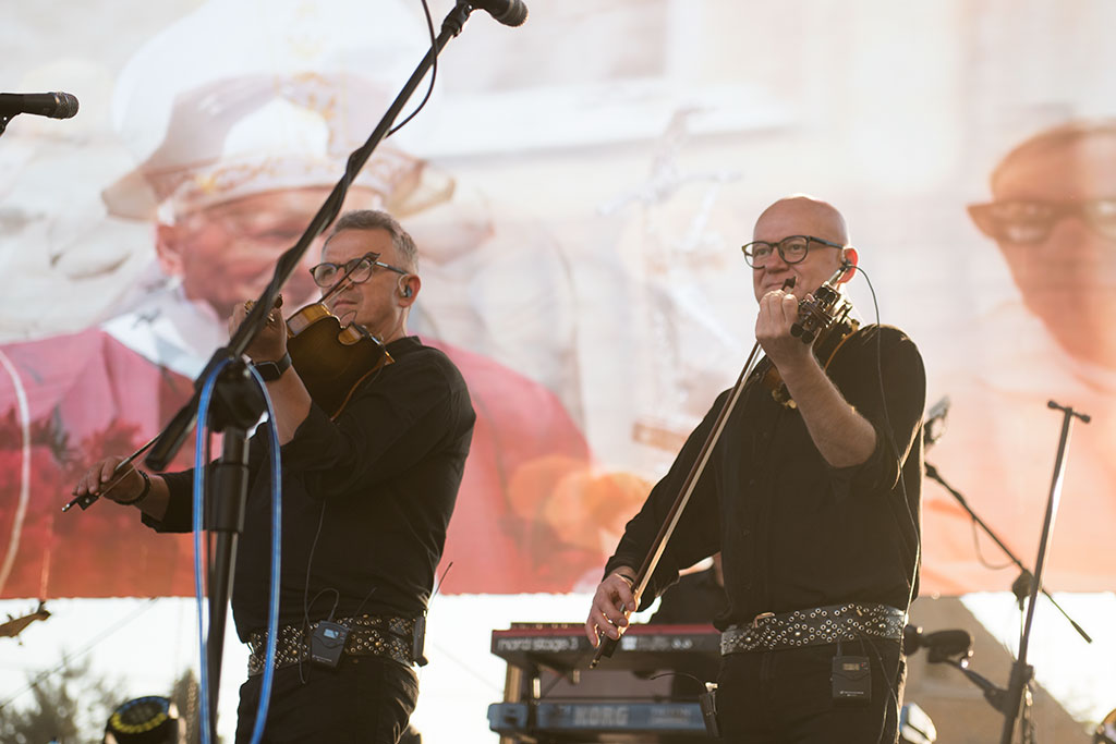 Koncert zespołu braci Golców ku czci Św. Jana Pawła II w Legnicy