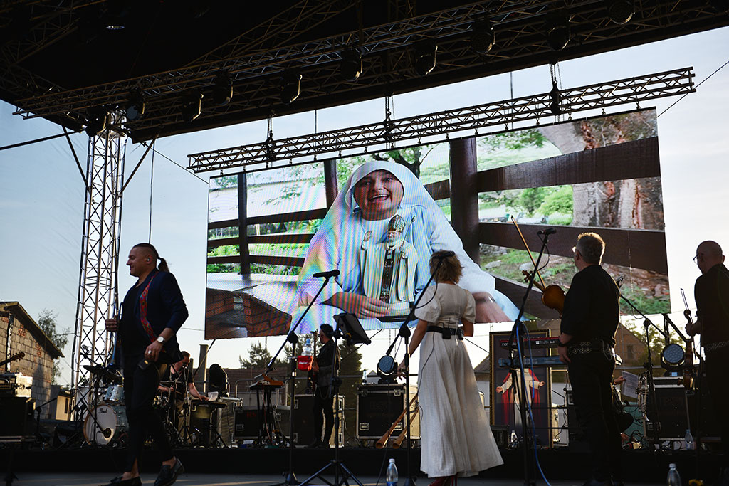 Koncert zespołu braci Golców ku czci Św. Jana Pawła II w Legnicy