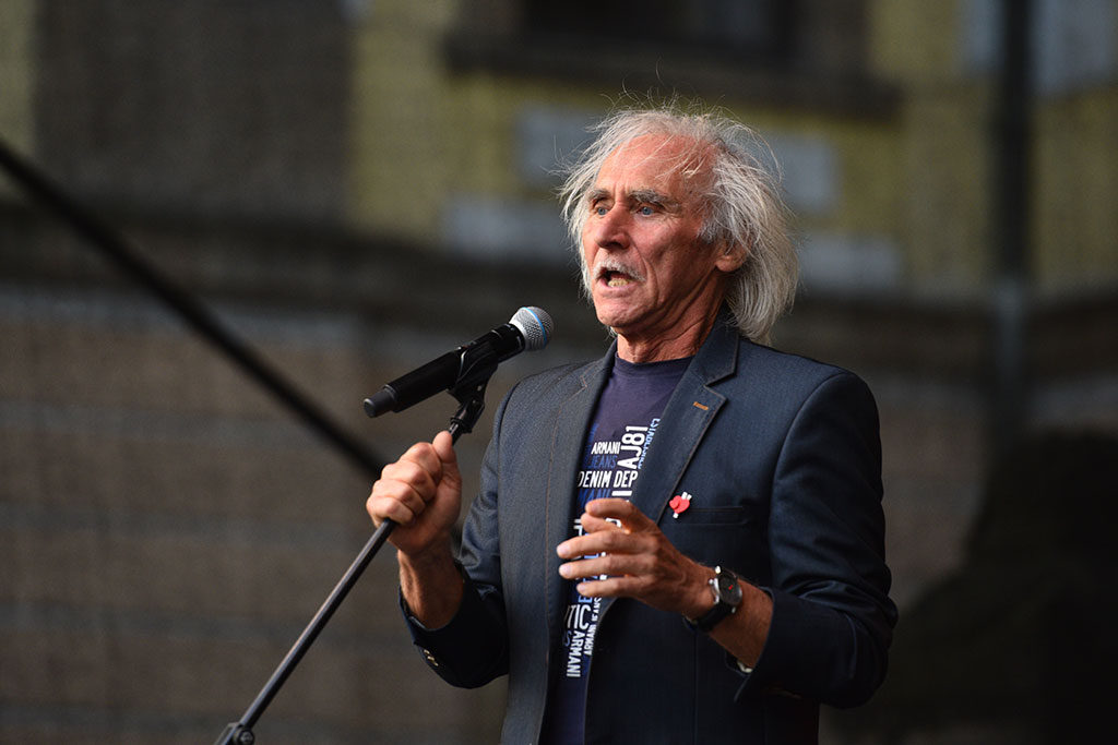 Quo vadis Jerzy Kryszak? Doskonała zabawa na dziedzińcu