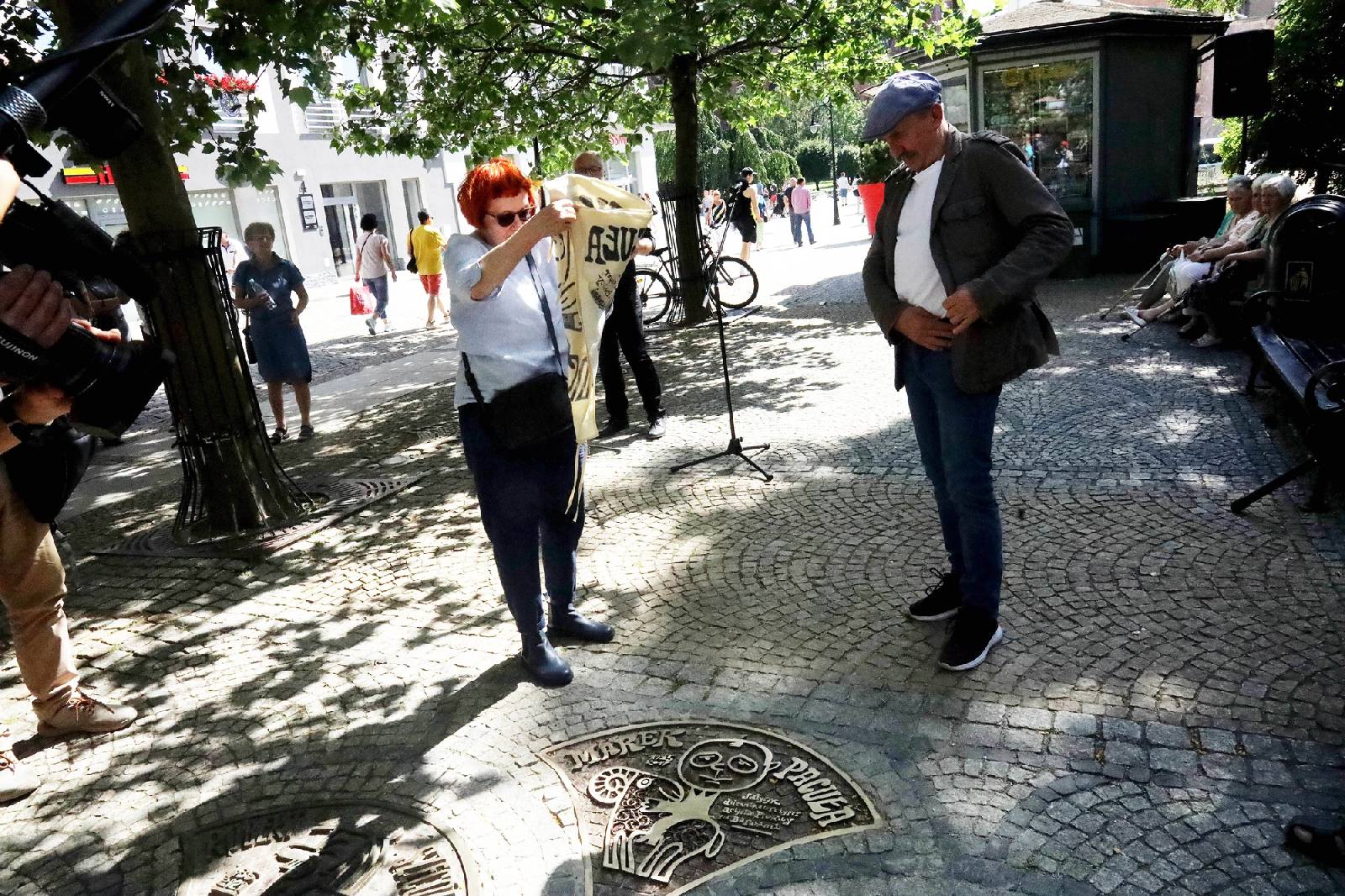 Tablica poświęcona Markowi Pacule w Alei Gwiazd Satyrykonu