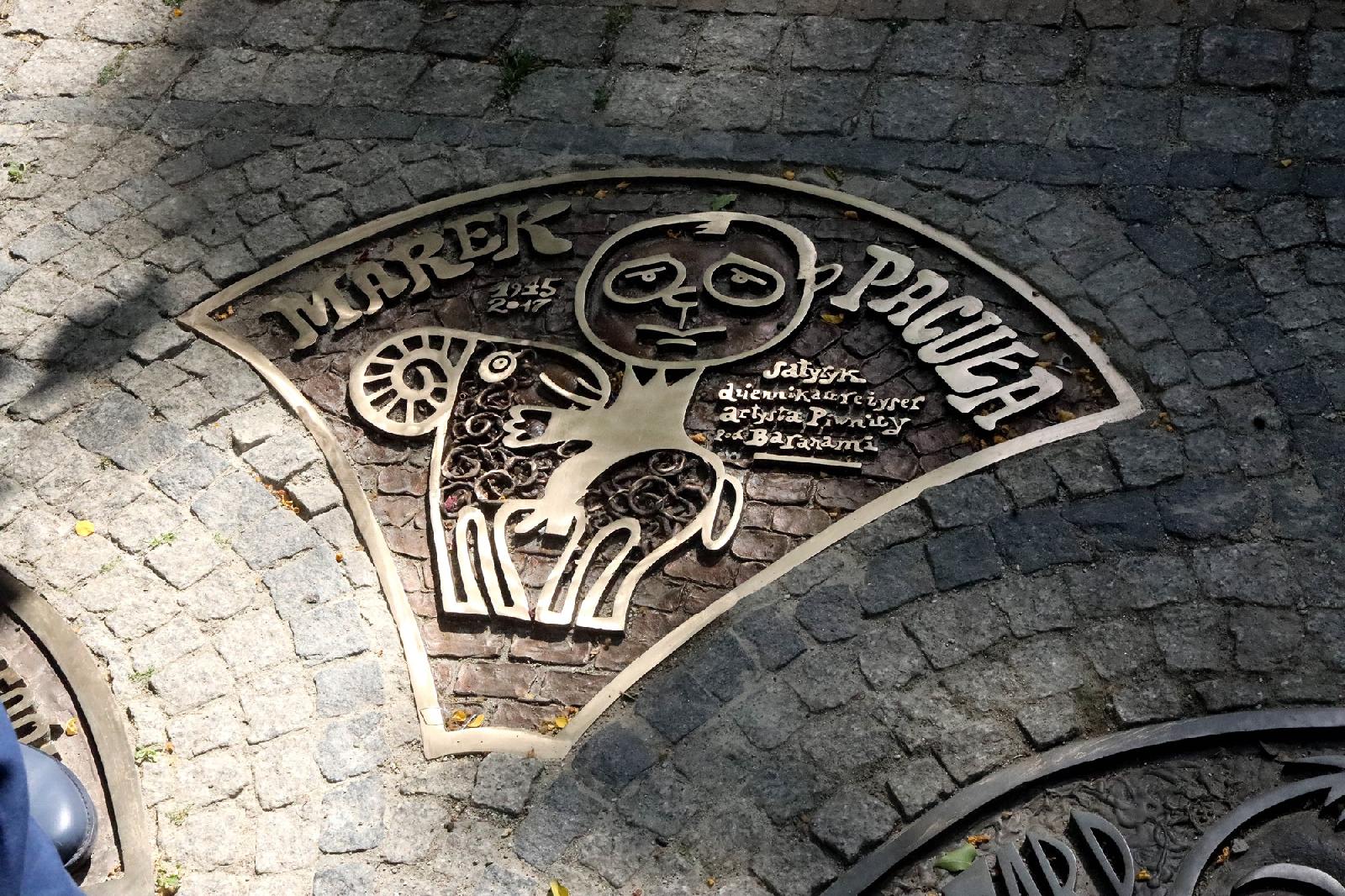 Tablica poświęcona Markowi Pacule w Alei Gwiazd Satyrykonu