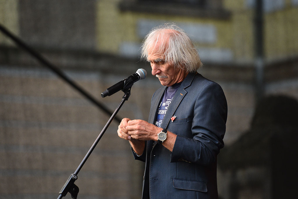 Quo vadis Jerzy Kryszak? Doskonała zabawa na dziedzińcu