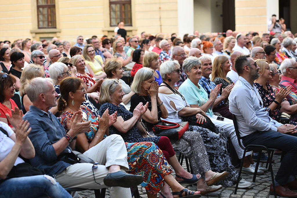 Quo vadis Jerzy Kryszak? Doskonała zabawa na dziedzińcu