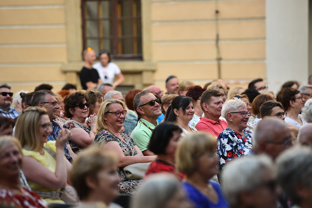 Quo vadis Jerzy Kryszak? Doskonała zabawa na dziedzińcu