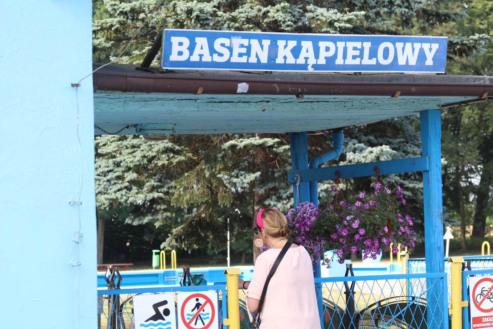 Basen kąpielowy w Prochowicach	 Basen kąpielowy w Prochowicach	