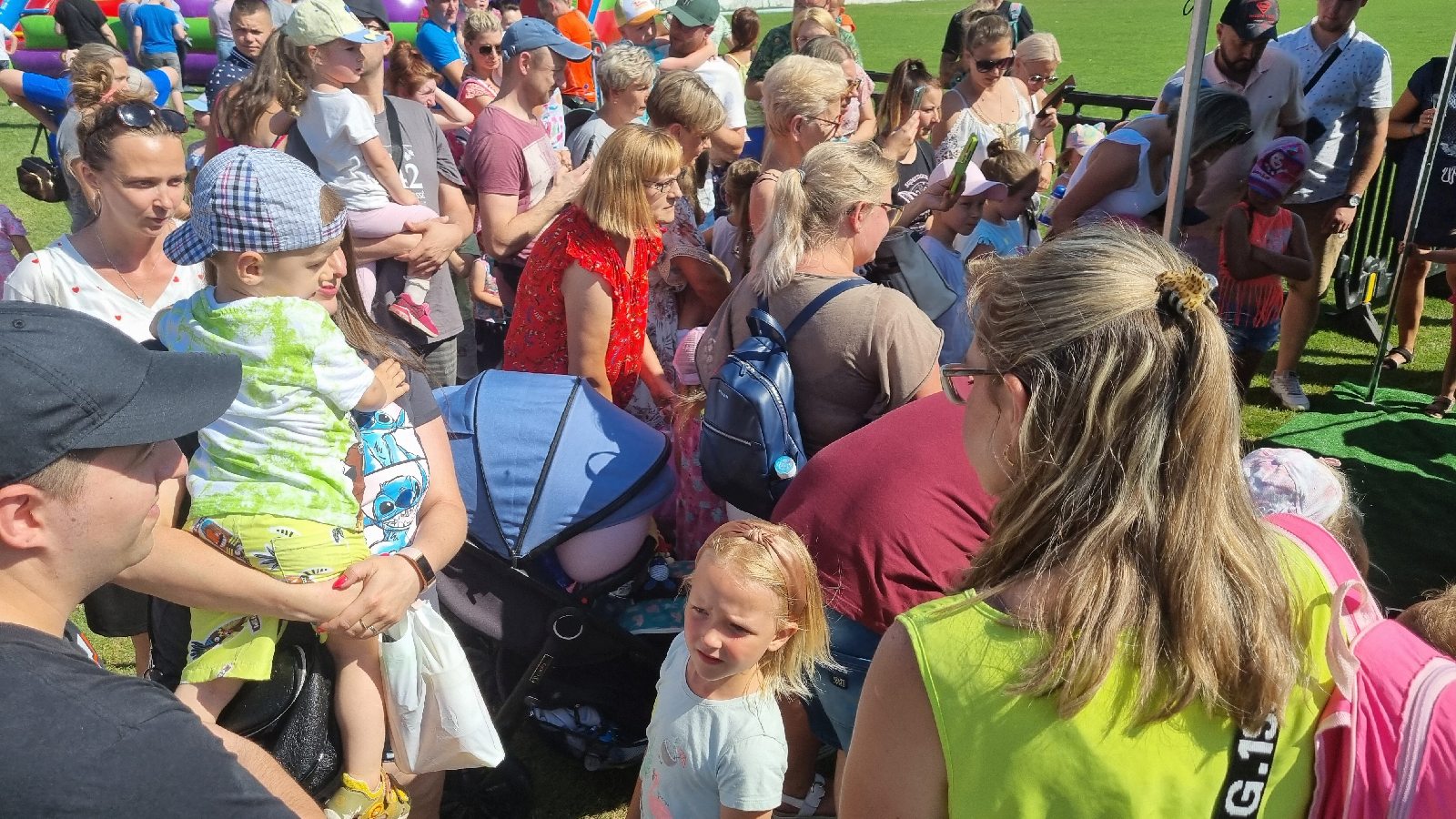 Na stadionie Konfeksu odbył się Festiwal Baniek Mydlanych