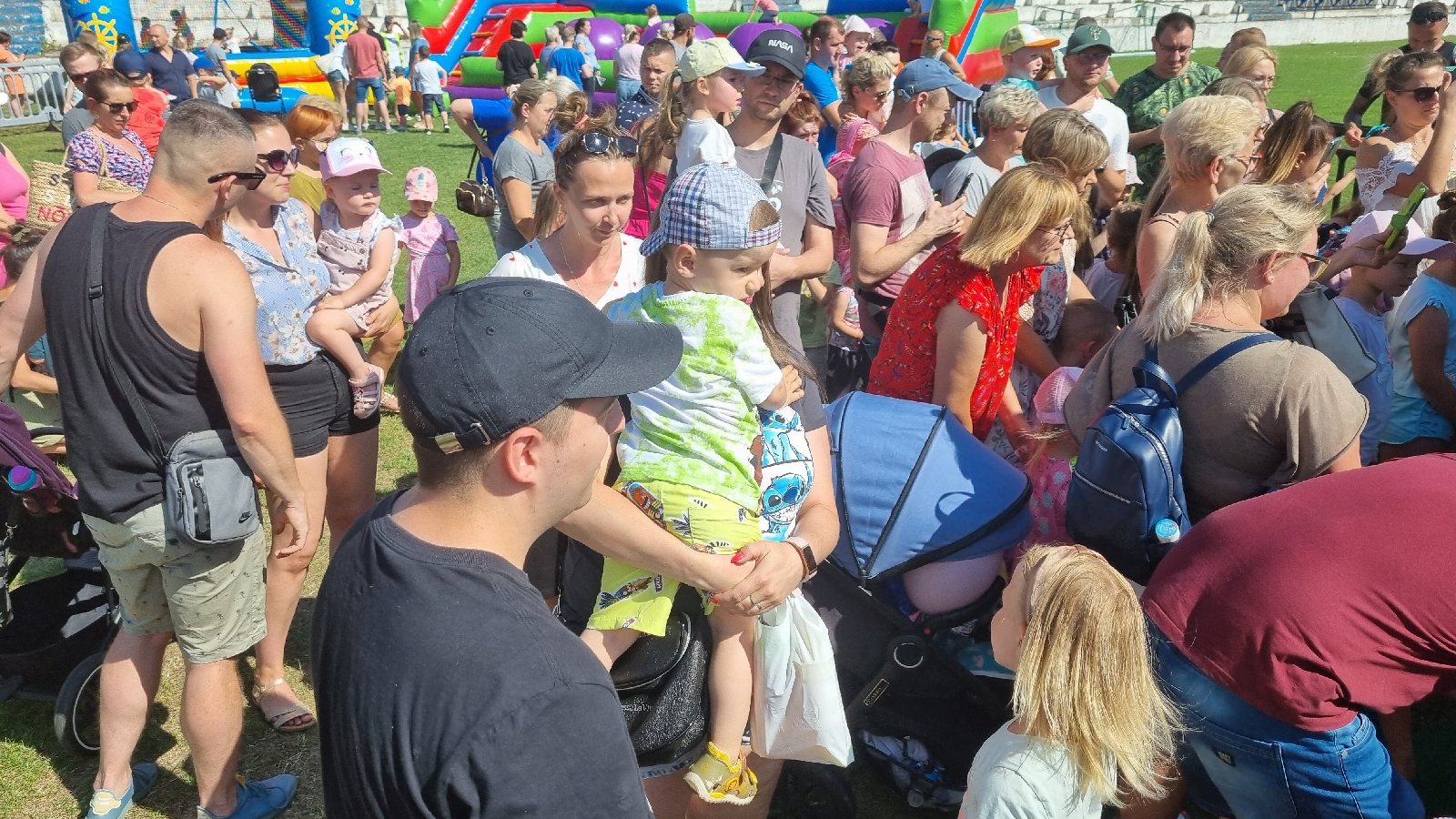 Na stadionie Konfeksu odbył się Festiwal Baniek Mydlanych