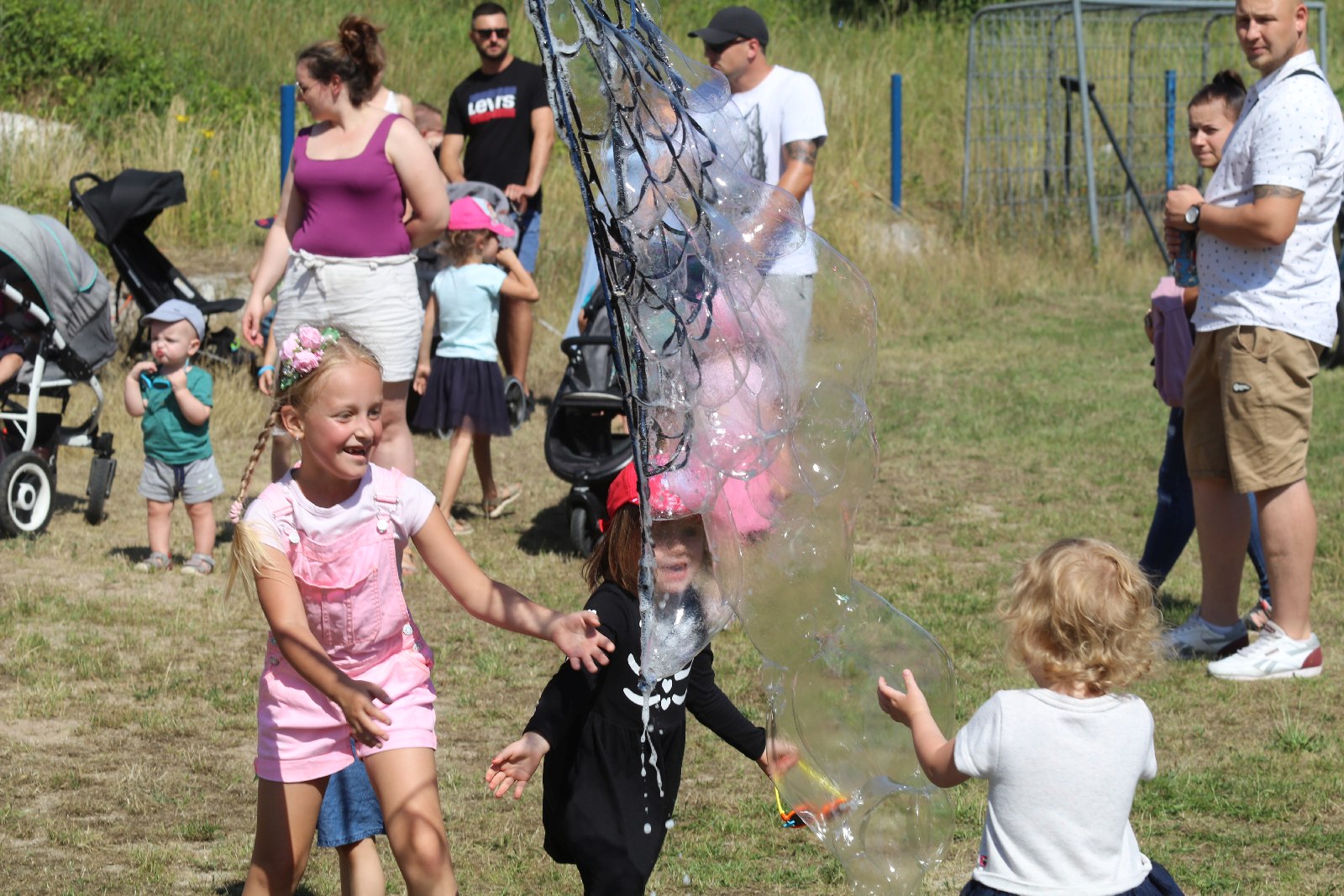Na stadionie Konfeksu odbył się Festiwal Baniek Mydlanych