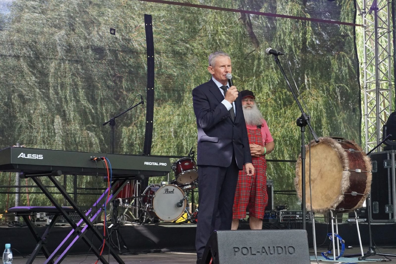 Pierwsze zespoły wystąpiły na kunickiej scenie. Szanty trwają