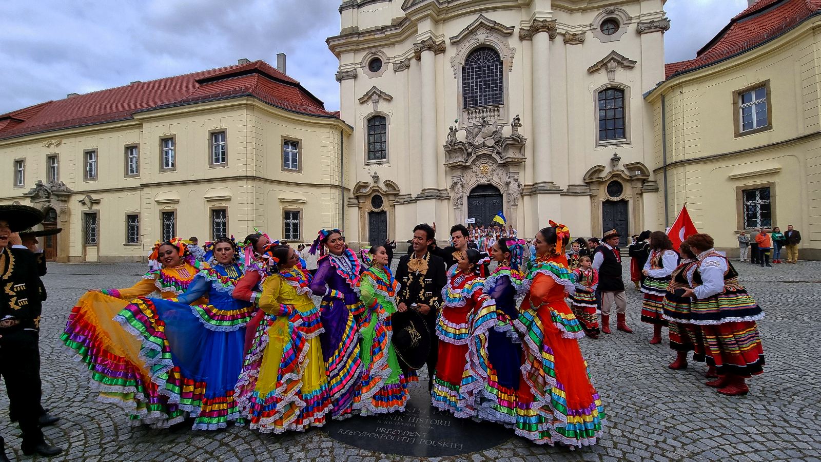 Barwny „Świat pod Kyczerą” zakończony koncertem w Legnickim Polu