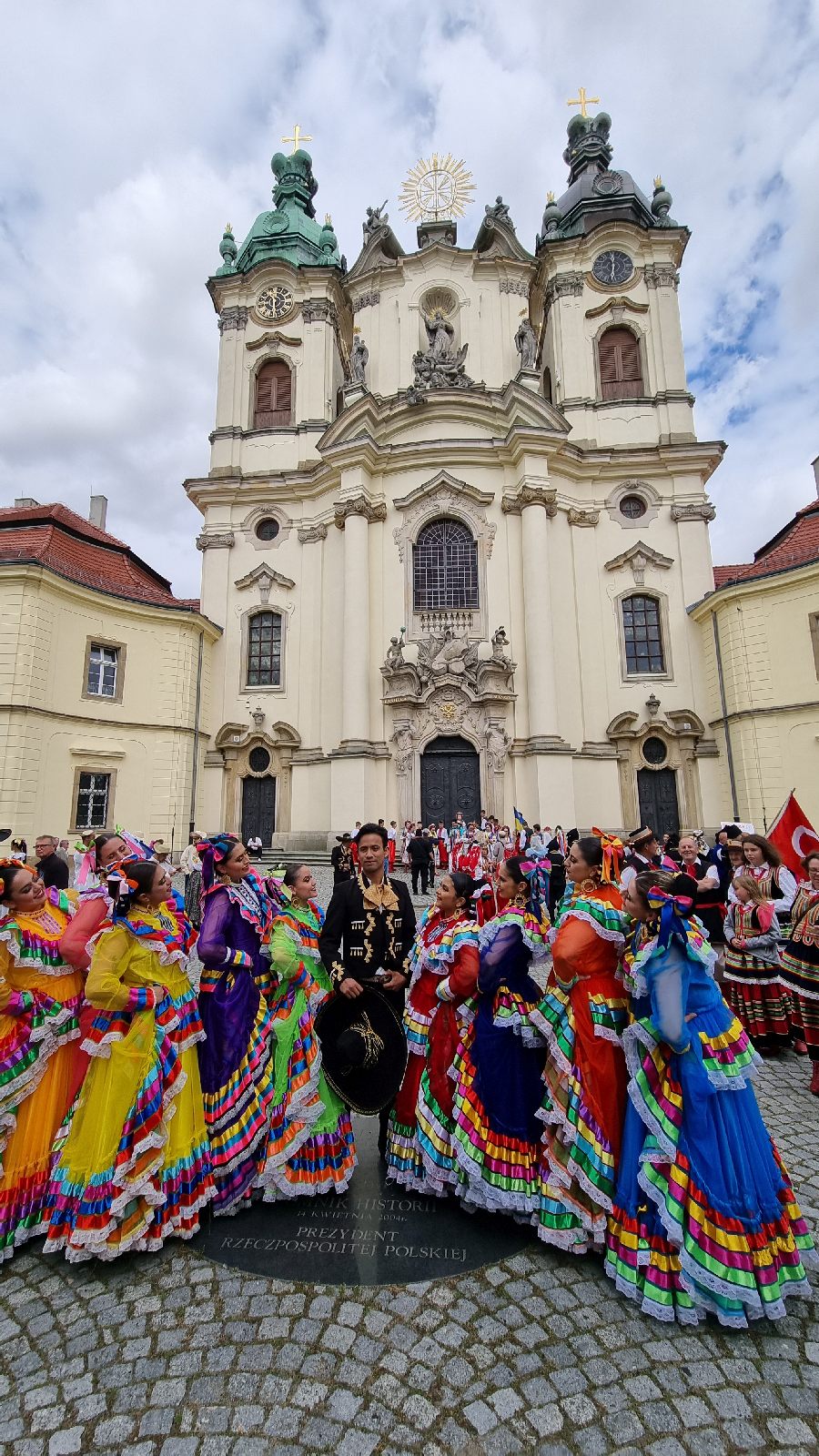 Barwny „Świat pod Kyczerą” zakończony koncertem w Legnickim Polu