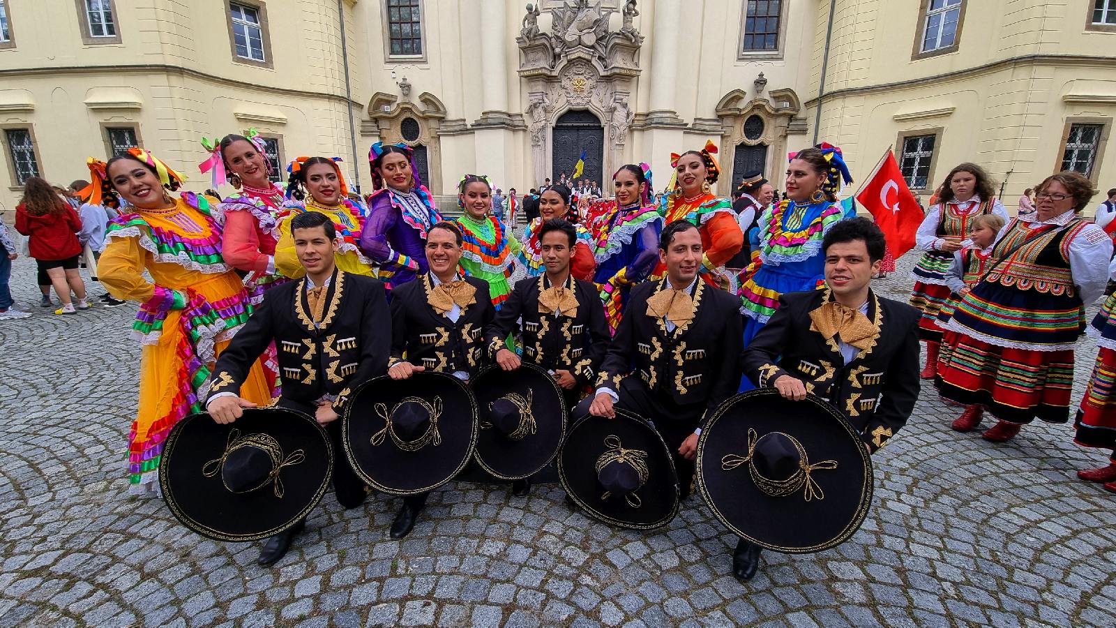 Barwny „Świat pod Kyczerą” zakończony koncertem w Legnickim Polu