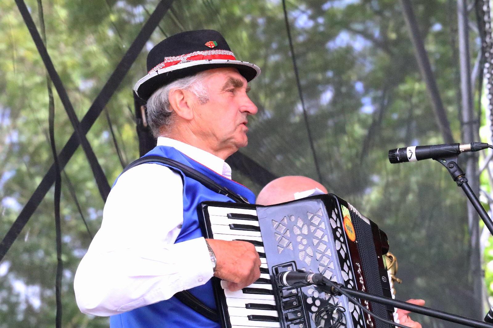 Barwny „Świat pod Kyczerą” zakończony koncertem w Legnickim Polu