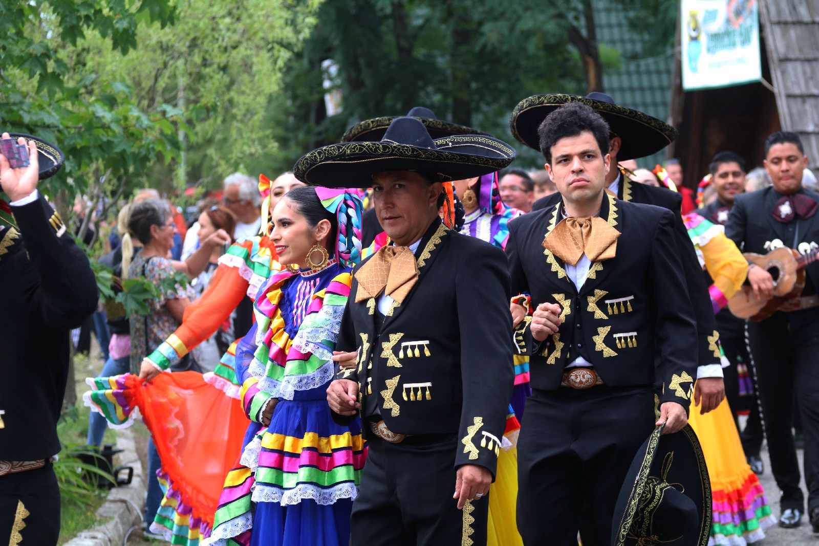 Barwny „Świat pod Kyczerą” zakończony koncertem w Legnickim Polu