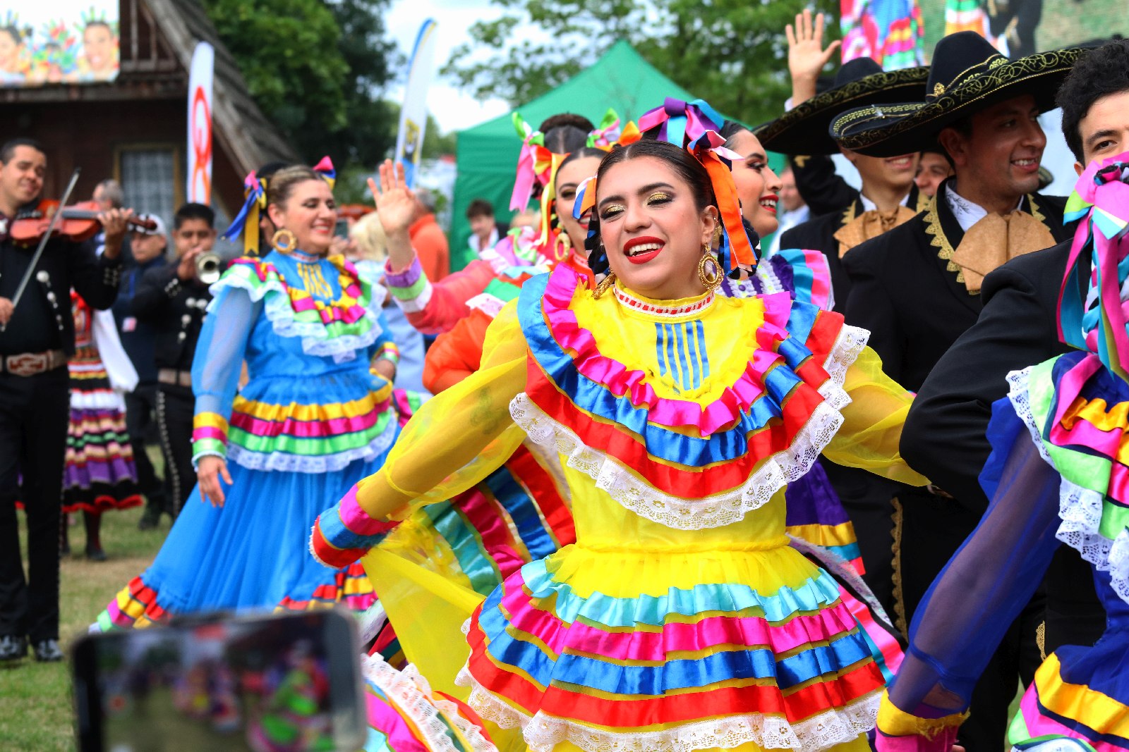 Barwny „Świat pod Kyczerą” zakończony koncertem w Legnickim Polu