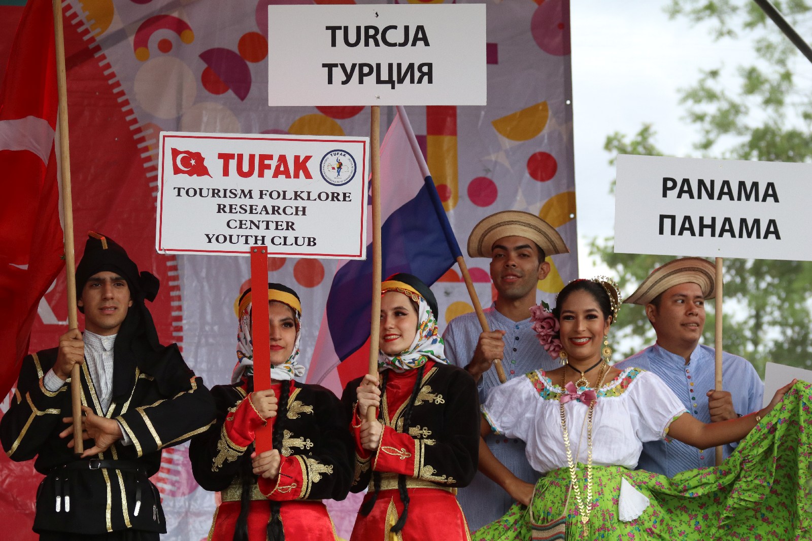 Barwny „Świat pod Kyczerą” zakończony koncertem w Legnickim Polu