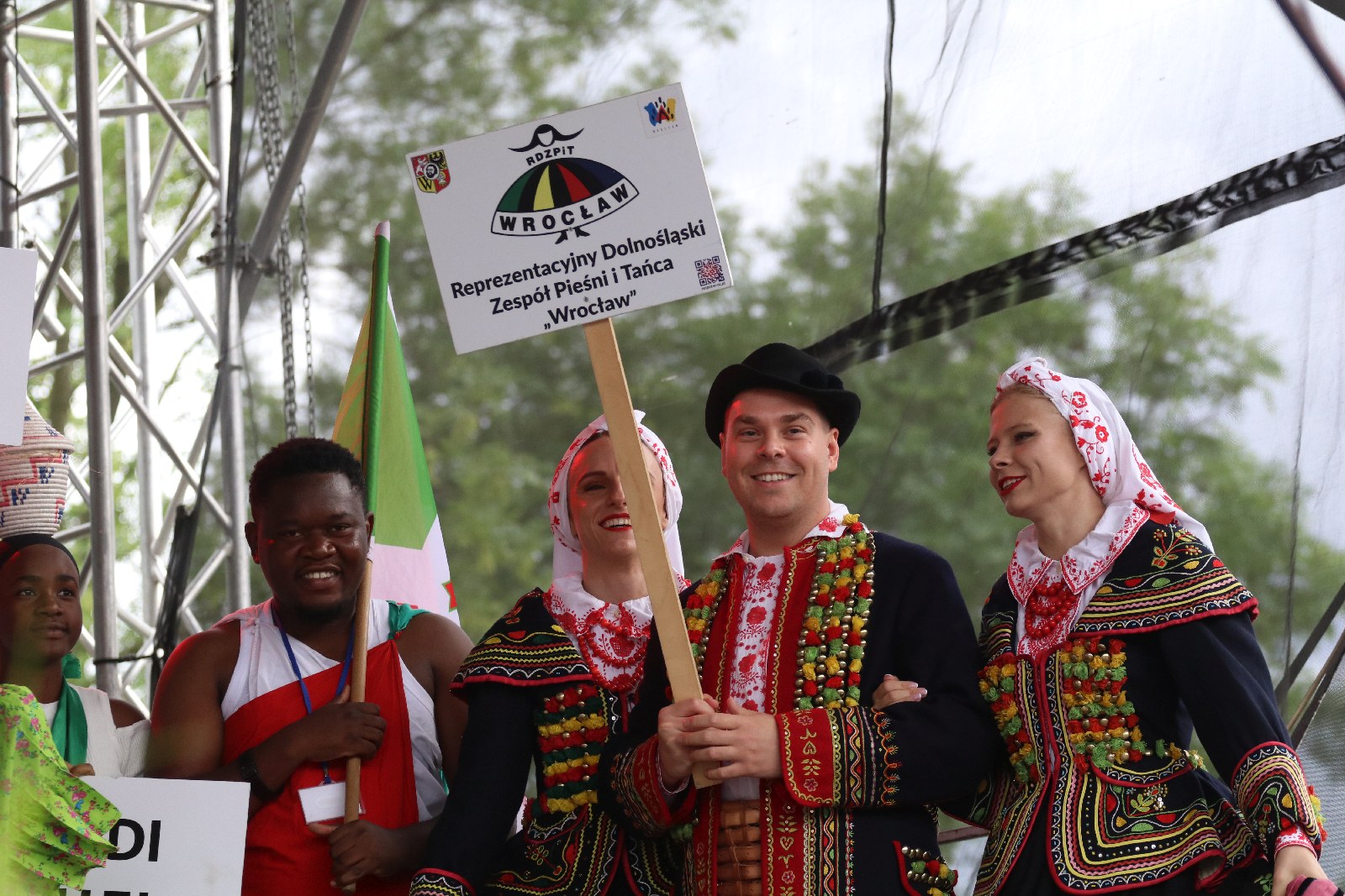 Barwny „Świat pod Kyczerą” zakończony koncertem w Legnickim Polu