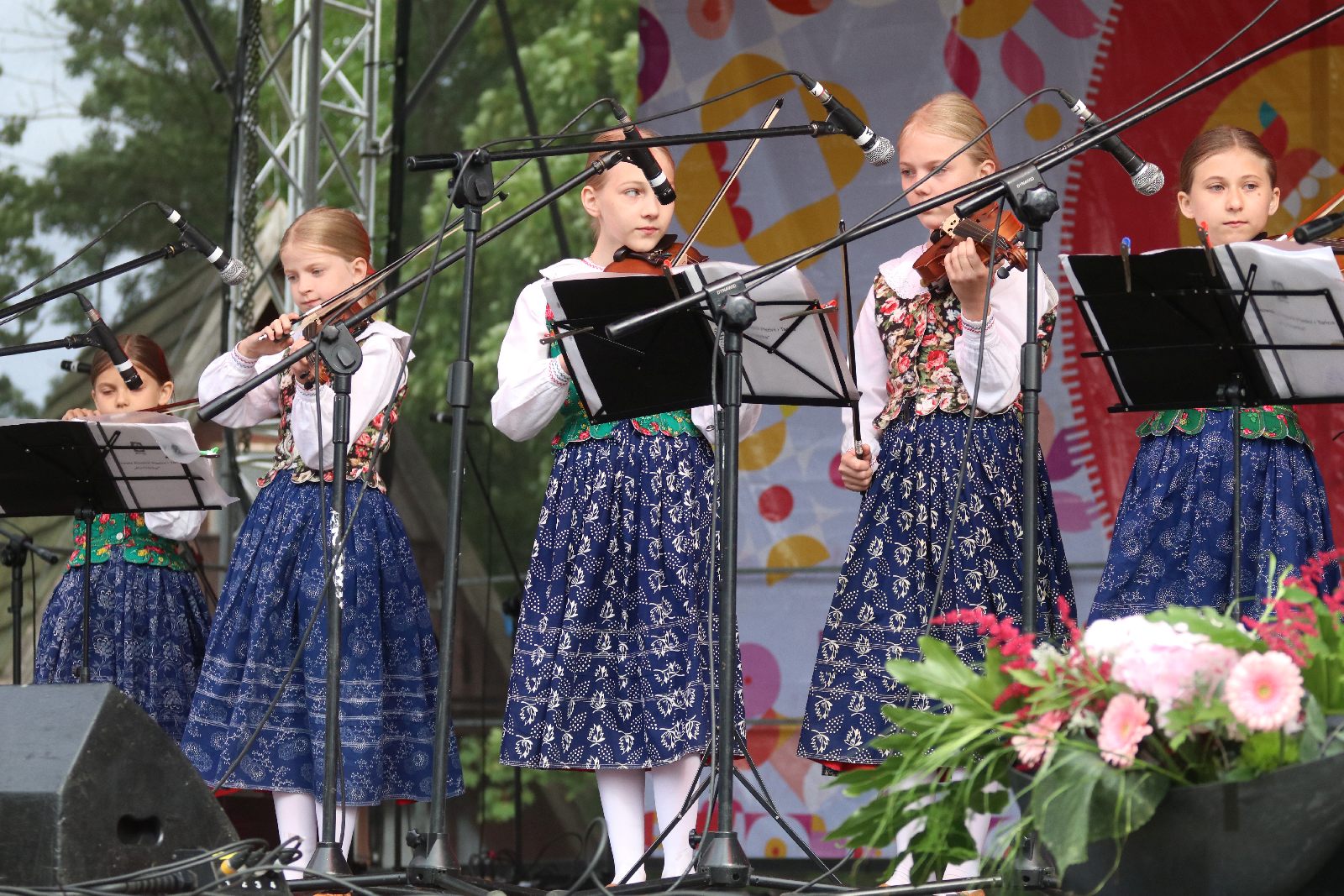 Barwny „Świat pod Kyczerą” zakończony koncertem w Legnickim Polu