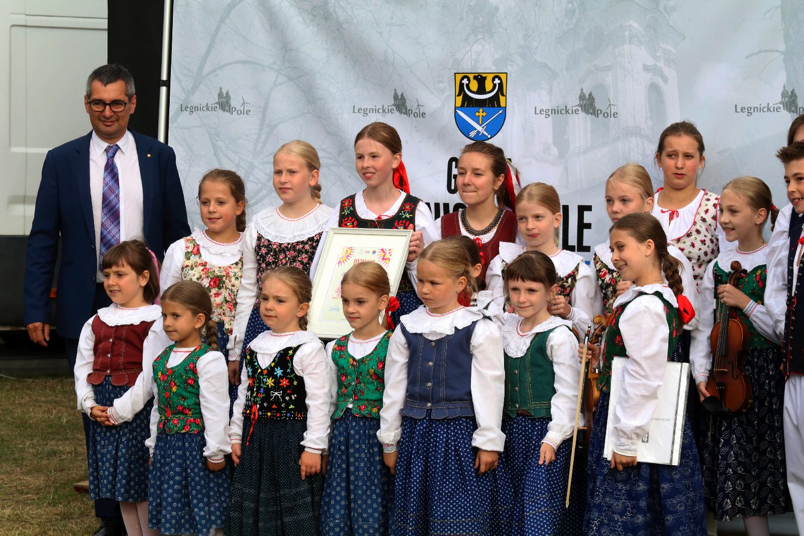 Barwny „Świat pod Kyczerą” zakończony koncertem w Legnickim Polu