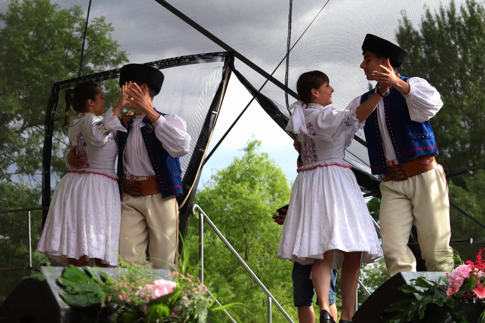 Barwny „Świat pod Kyczerą” zakończony koncertem w Legnickim Polu
