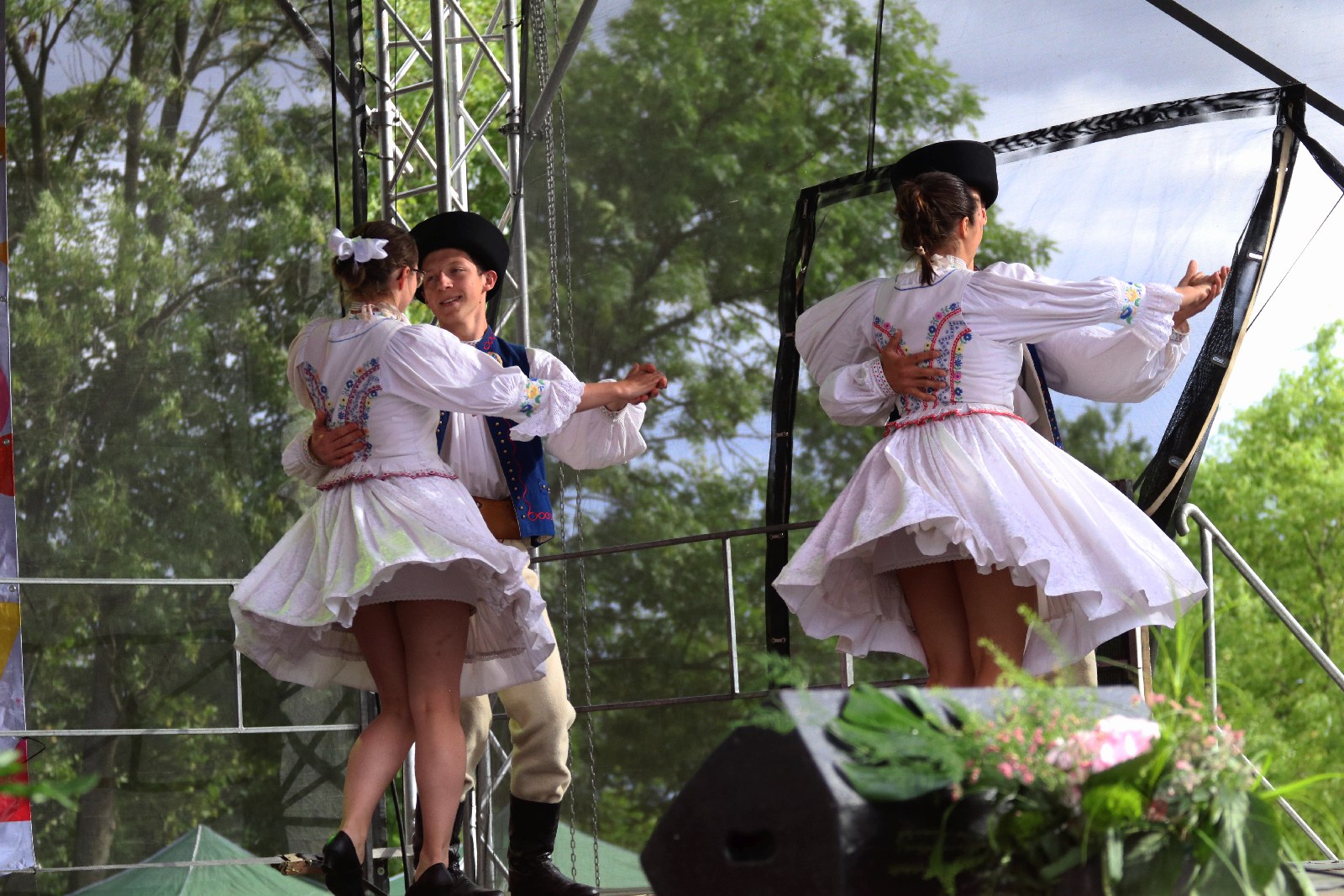 Barwny „Świat pod Kyczerą” zakończony koncertem w Legnickim Polu