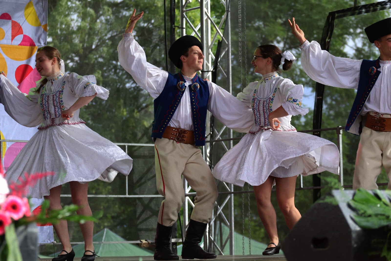 Barwny „Świat pod Kyczerą” zakończony koncertem w Legnickim Polu
