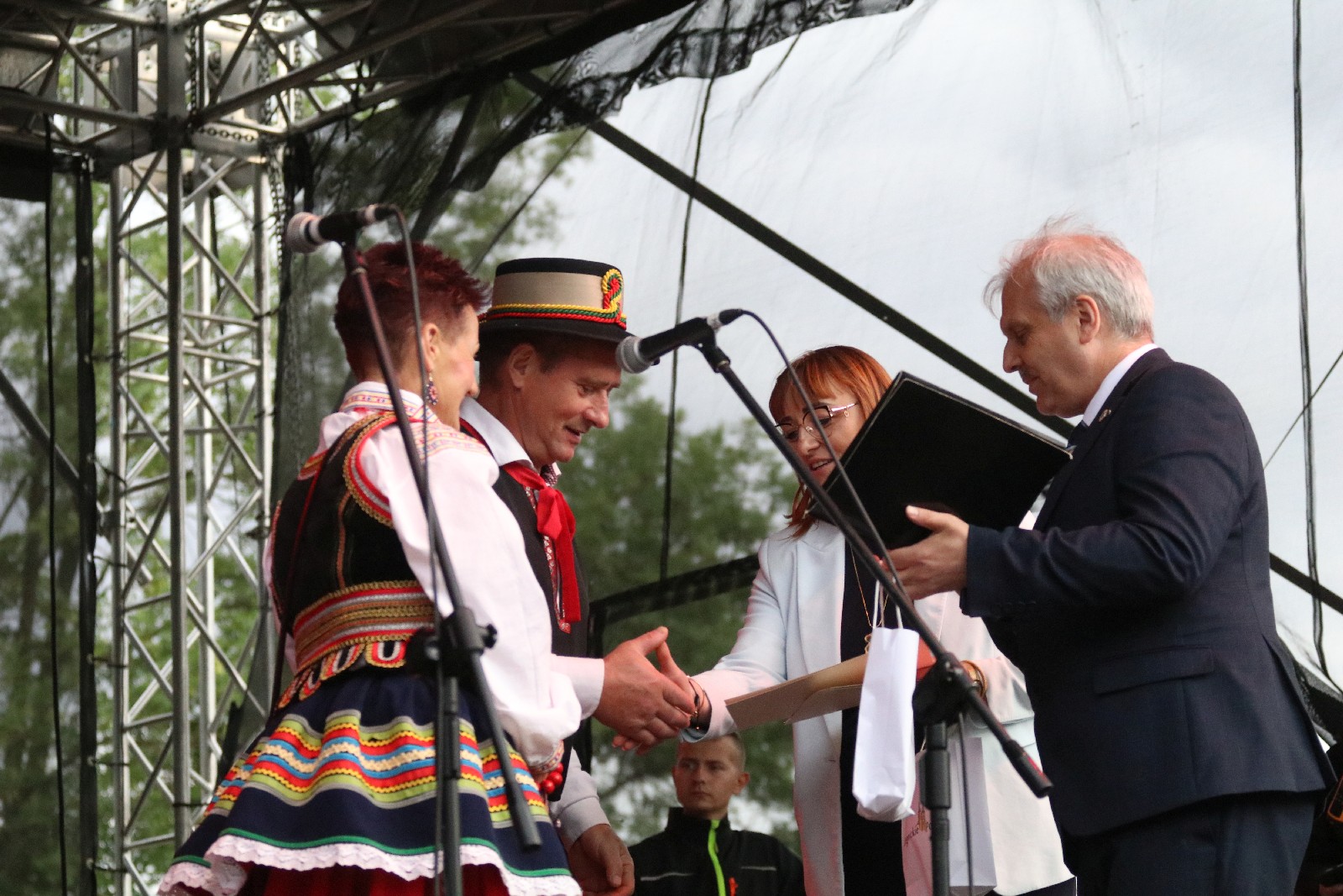 Barwny „Świat pod Kyczerą” zakończony koncertem w Legnickim Polu