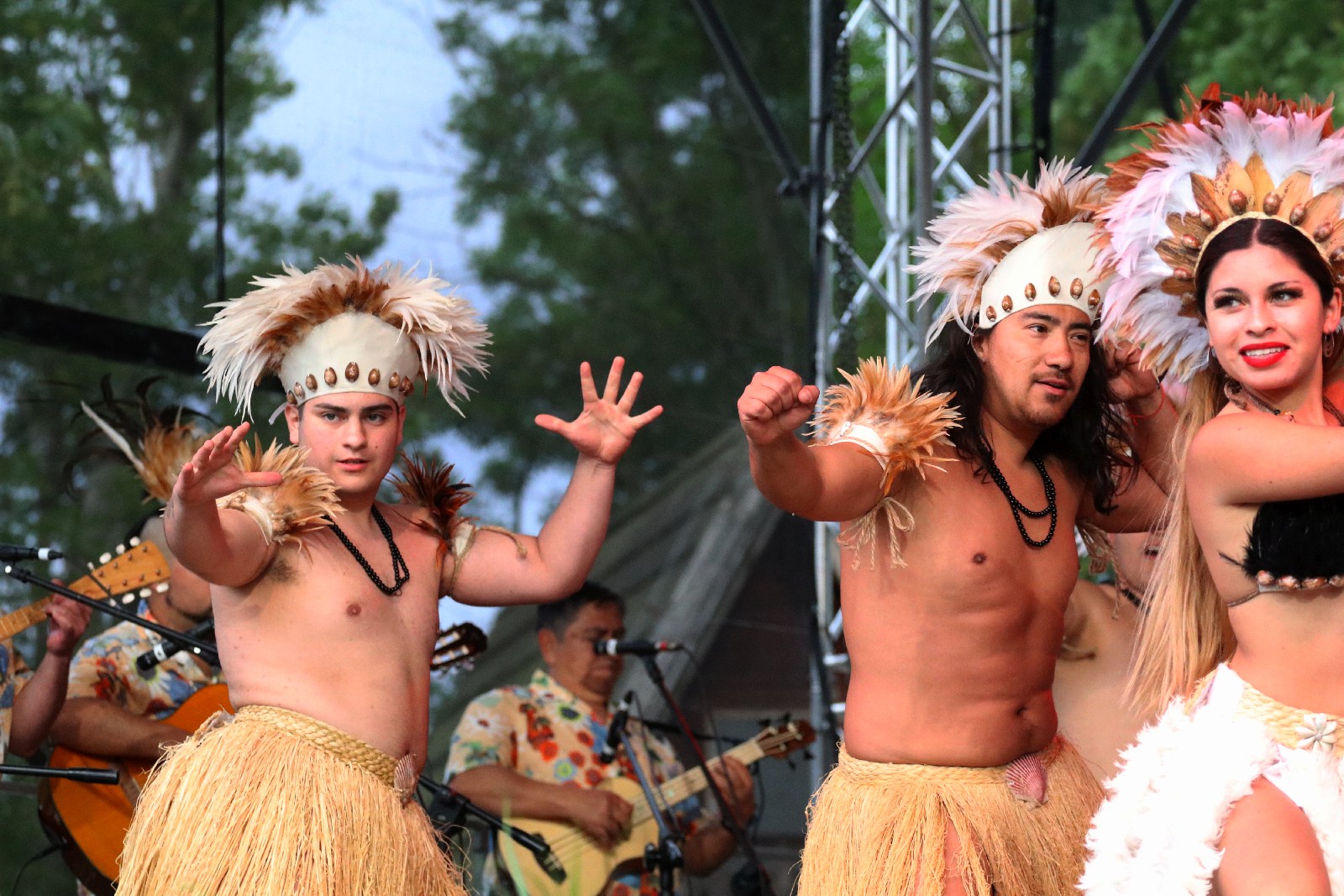 Barwny „Świat pod Kyczerą” zakończony koncertem w Legnickim Polu