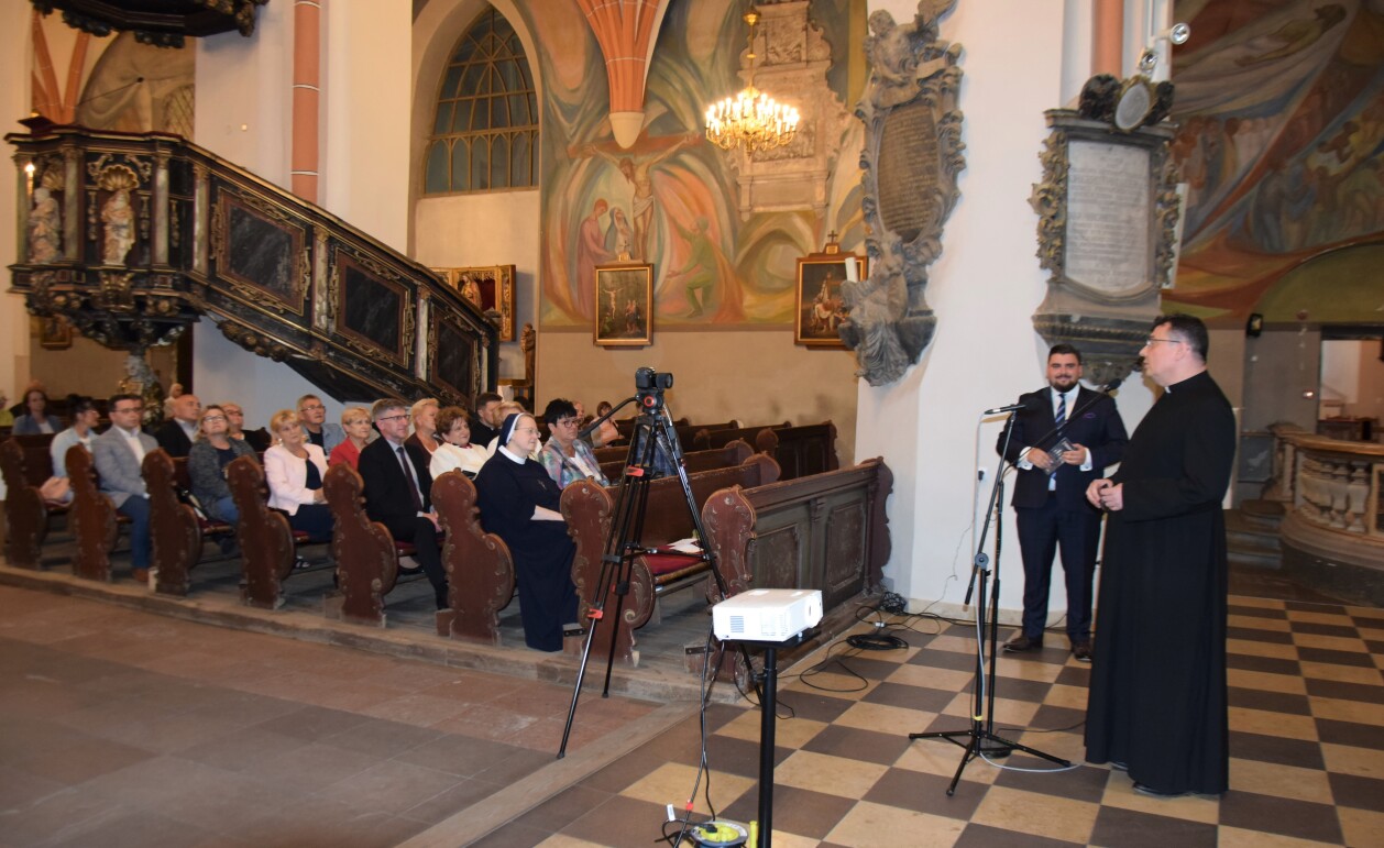 Wolfgang Seifen zagrał na organach w chojnowskim kościele