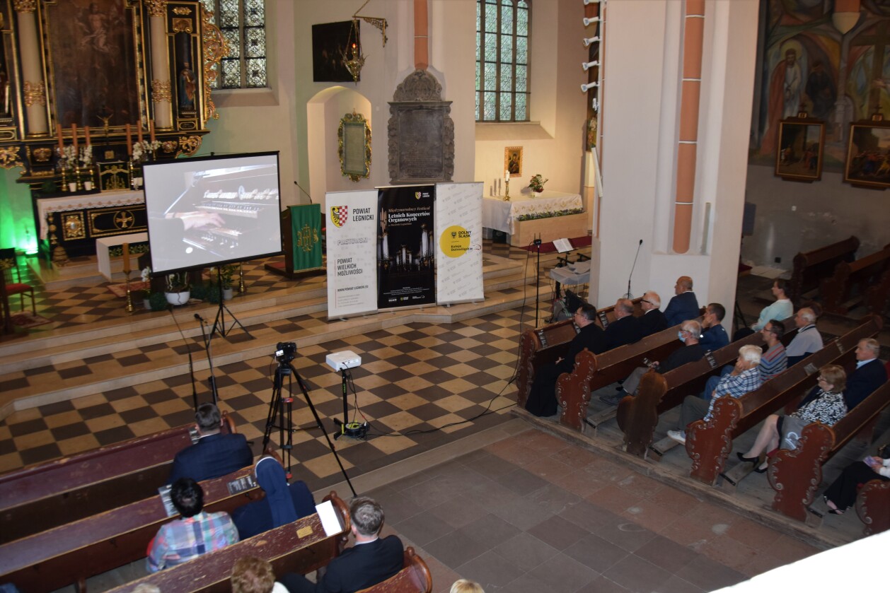 Wolfgang Seifen zagrał na organach w chojnowskim kościele