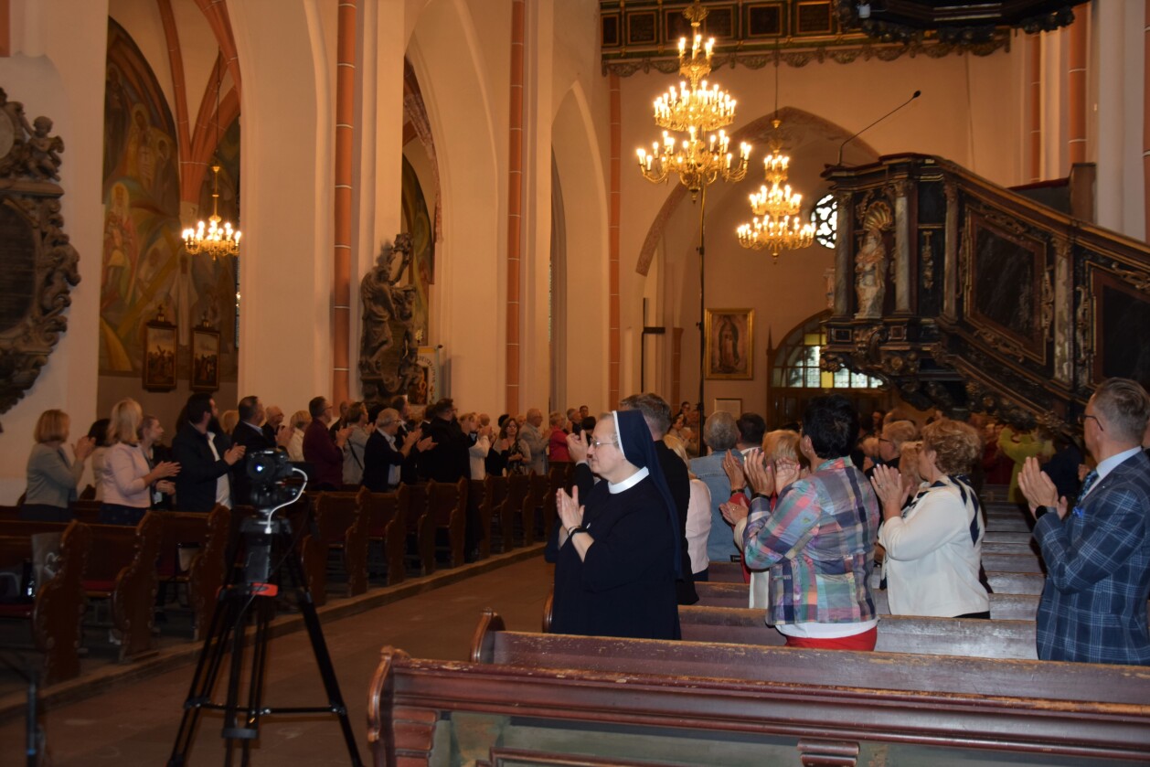 Wolfgang Seifen zagrał na organach w chojnowskim kościele