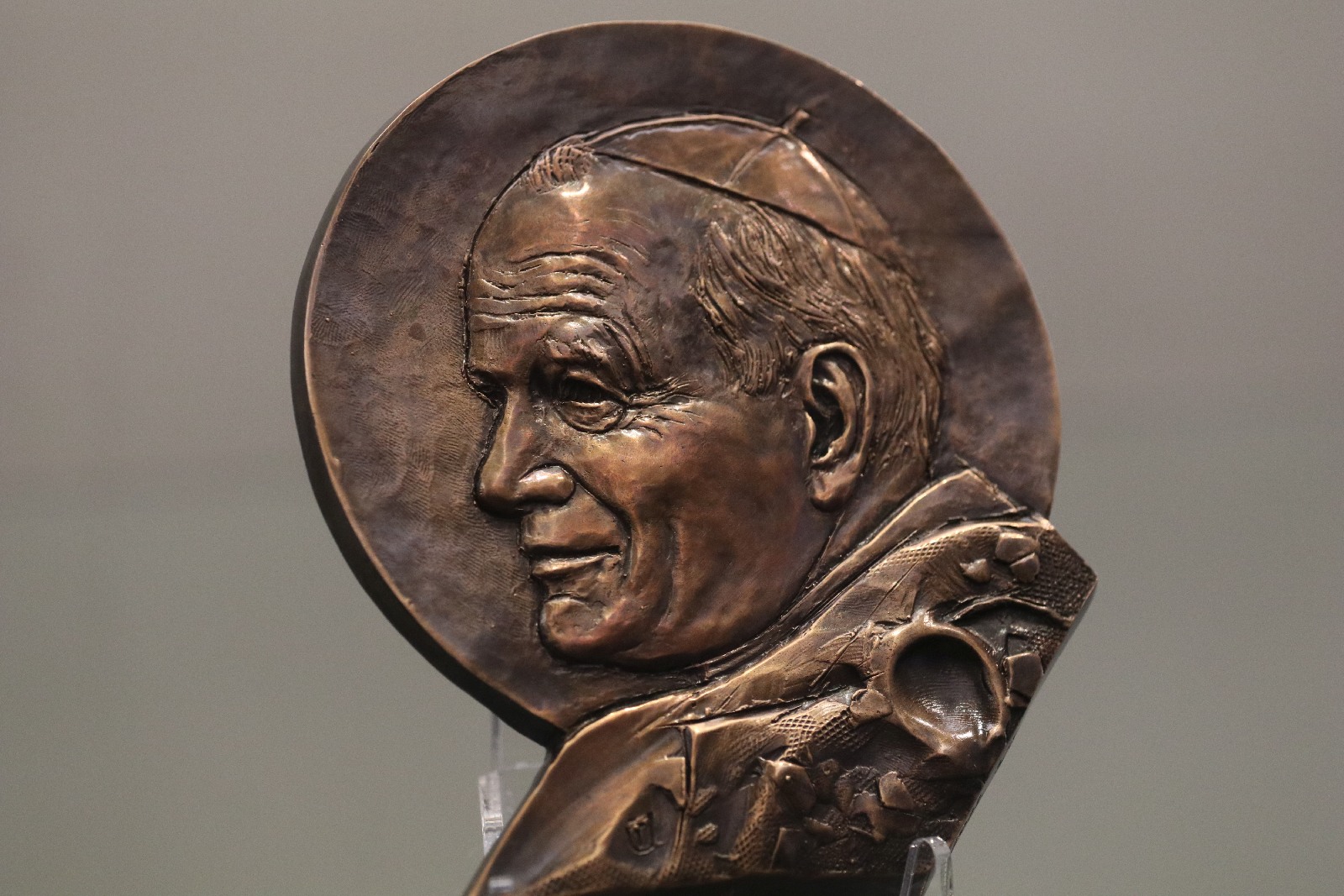 Wystawa pamięci Bernarda Adamowicza w Muzeum Miedzi