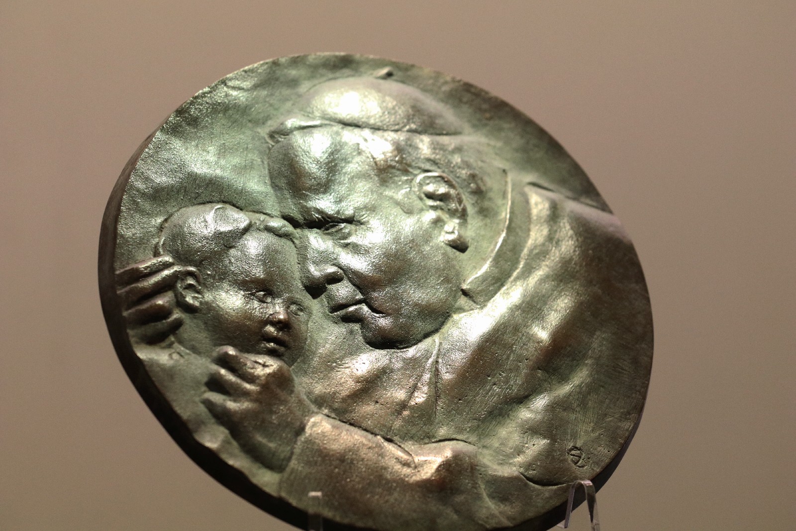 Wystawa pamięci Bernarda Adamowicza w Muzeum Miedzi